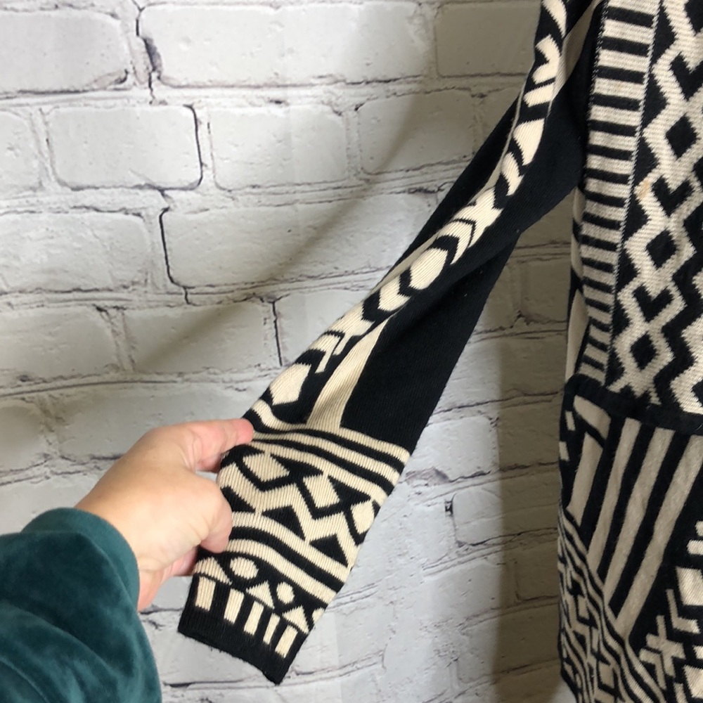 Sisters Geometric Pattern Open Front Cardigan - B… - image 4